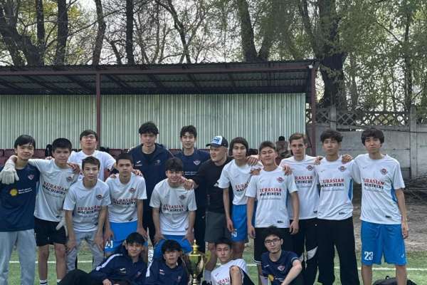 Eurasian Machinery жасөспірімдер футболын қолдайды: Nippon — көшбасшылар үштігінің қатарында!